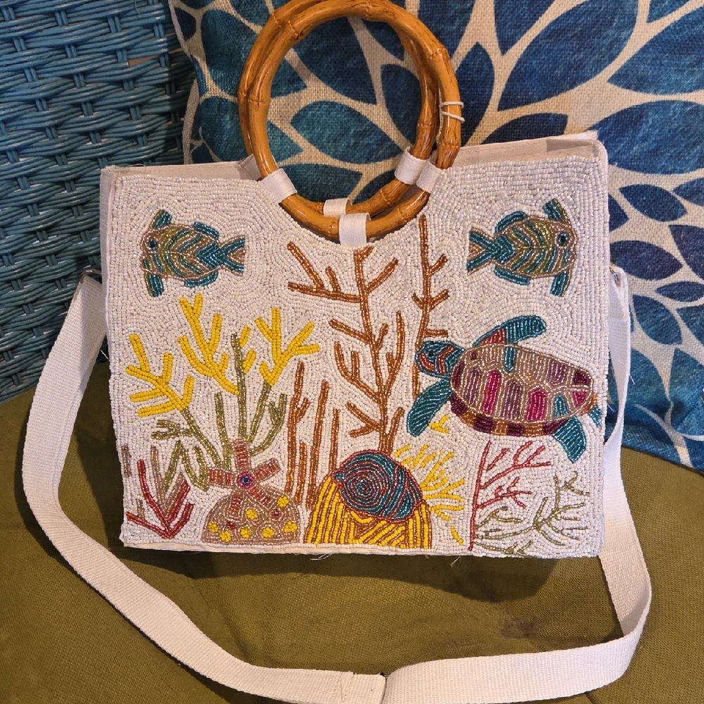 Beaded Sea Turtle Purse with Bamboo Handles - White